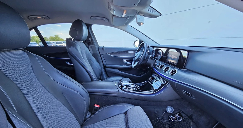 Mercedes-Benz Klasa E cena 129900 przebieg: 120374, rok produkcji 2017 z Krzywiń małe 106